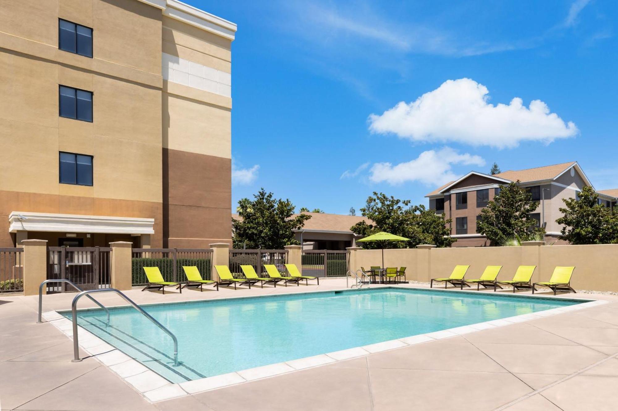 Springhill Suites Fresno Exterior foto