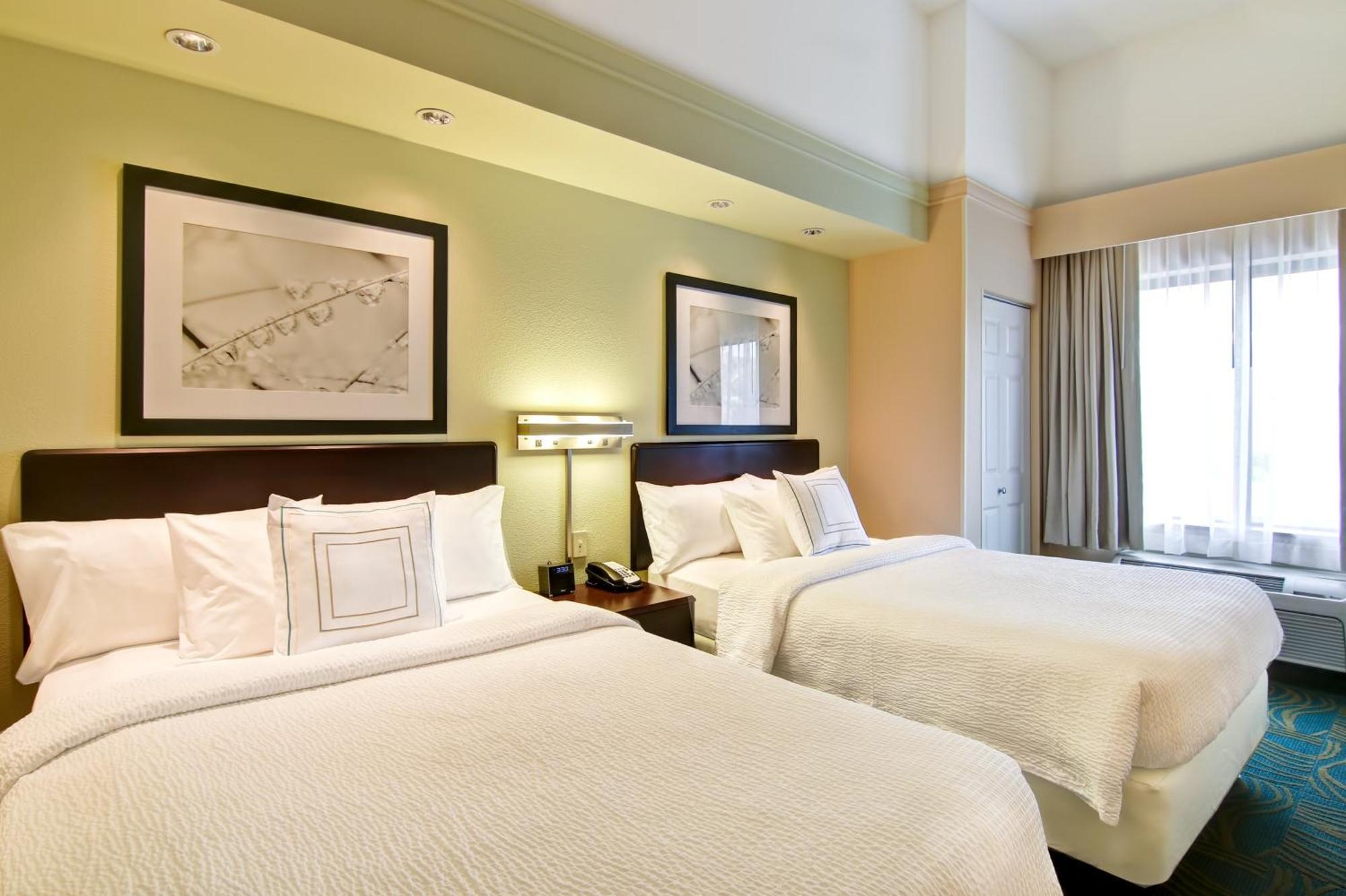 Springhill Suites Fresno Exterior foto