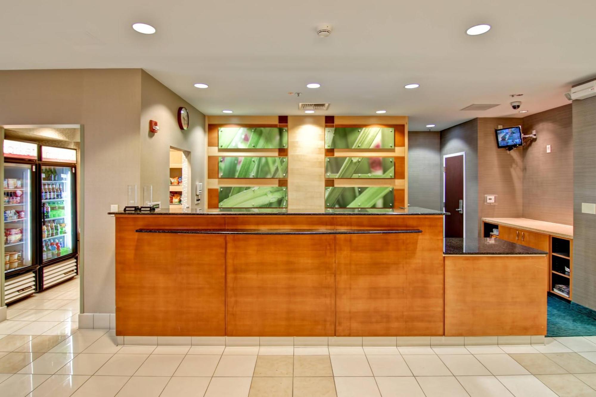 Springhill Suites Fresno Exterior foto